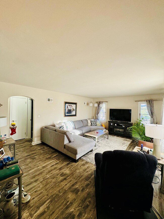 11401 W National Ave, West Allis