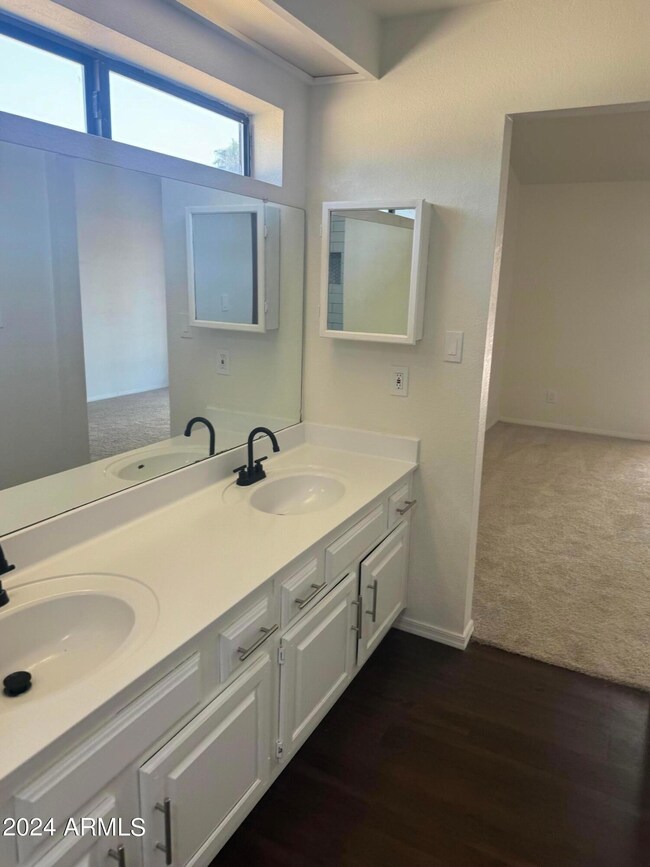 1830 E Manhatton Dr, Tempe, AZ 85282 - photo 4