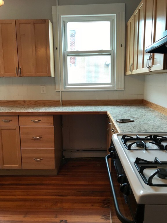 21 Walter St unit 3, Roslindale, MA 02131 - photo 7