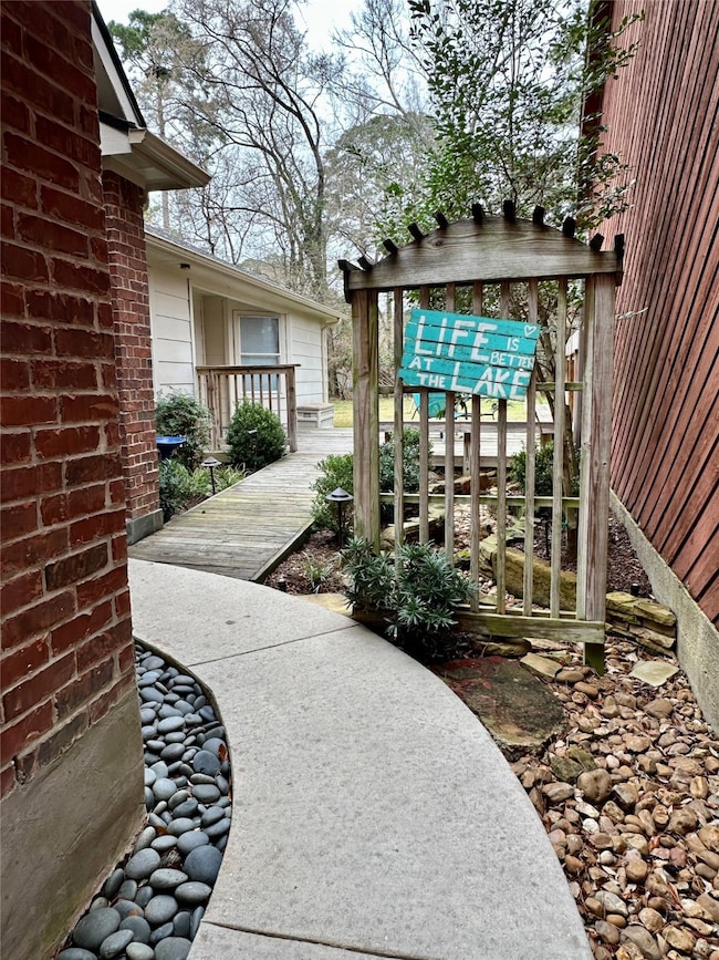 11530 Twain Dr, Montgomery, TX 77356 - photo 3