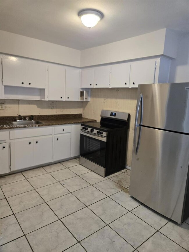 16041 NE 19th Ct unit 4, North Miami Beach, FL 33162 - photo 4