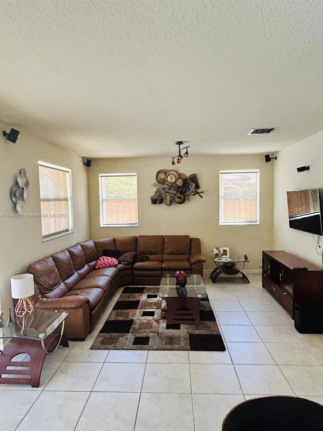 11223 NW 44th Terrace, Doral, FL 33178 - photo 4