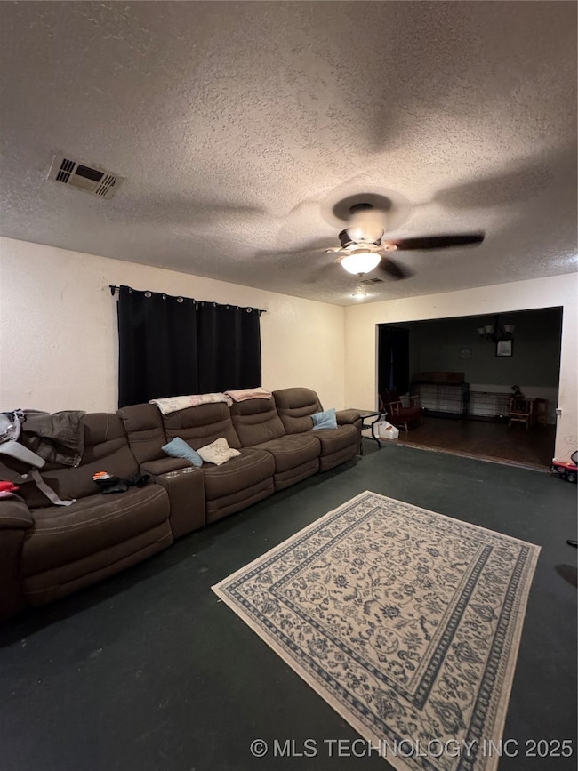 619 E South Boundary St, Walters, OK 73572 - photo 4