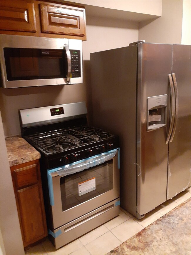 412 Linda Ln, Alvin, TX 77511 - photo 2