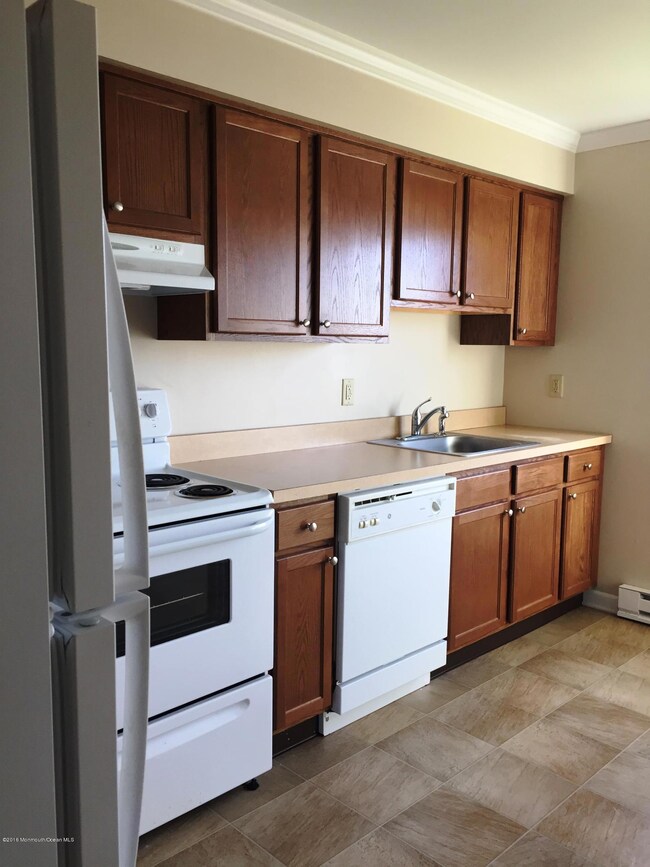 1198 Ocean Ave unit 3, Sea Bright, NJ 07760 - photo 5