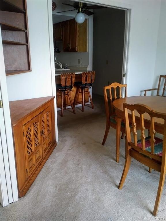 Dining room to kitchen area