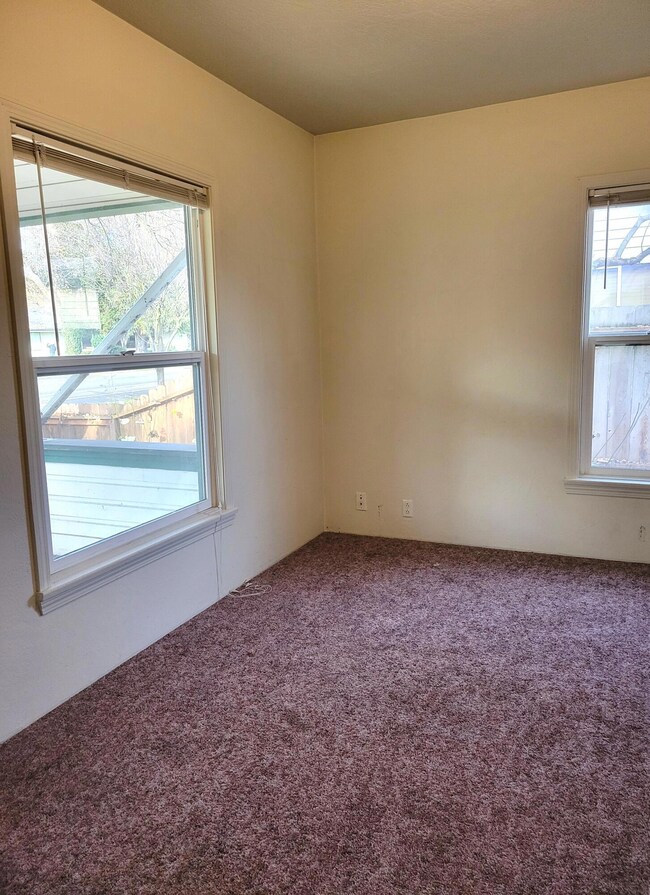 805 SW 4th St, Grants Pass, OR 97526 - photo 6