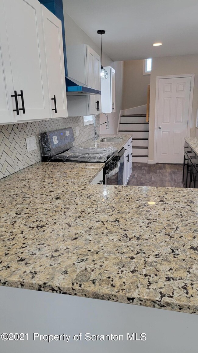 2000 Electric St unit 2002, Dunmore, PA 18512 - photo 5