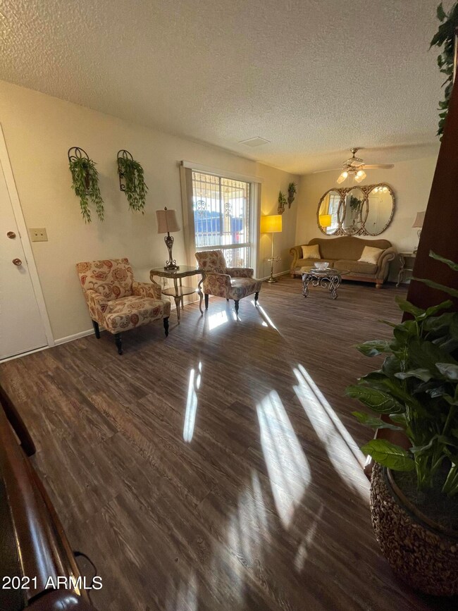 013E8C5F-55E3-49B0-B0EC-6B9124282C75