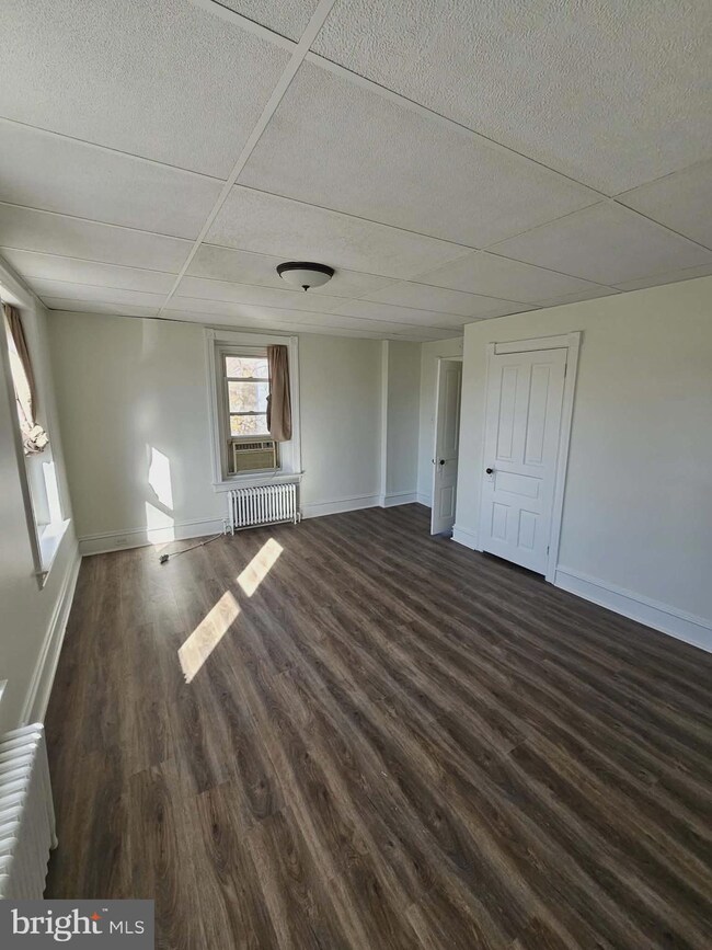 501 W Callowhill St unit 5, Perkasie, PA 18944 - photo 4