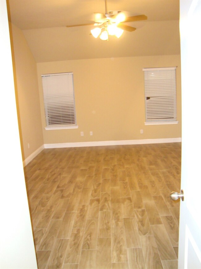 16106 Maplewick Dr, Tomball, TX 77377 - photo 7