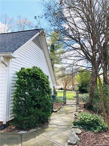 2506 Heritage Cir, Statesville, NC 28625 - photo 5