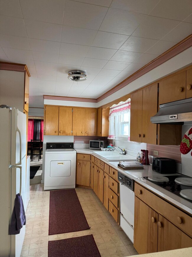 11 Pleasant St, Limestone, ME 04750 - photo 3