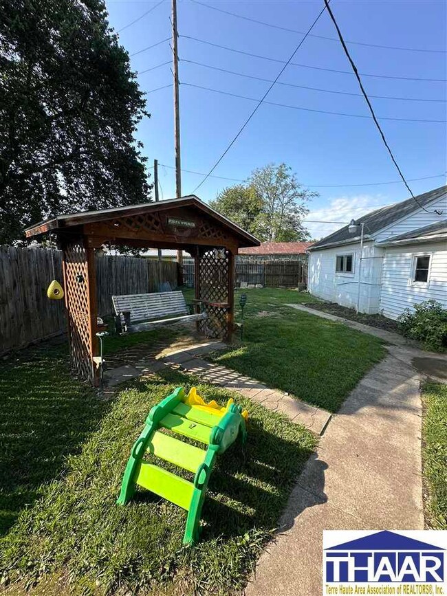 1080 NE East St, Linton, IN 47441 - photo 7