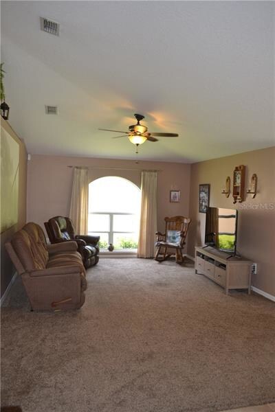 LARGE FAMILY ROOM/GREAT ROOM OFF KITCHEN