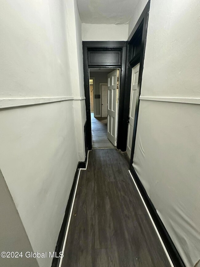 28 Robin St, Albany, NY 12206 - photo 7