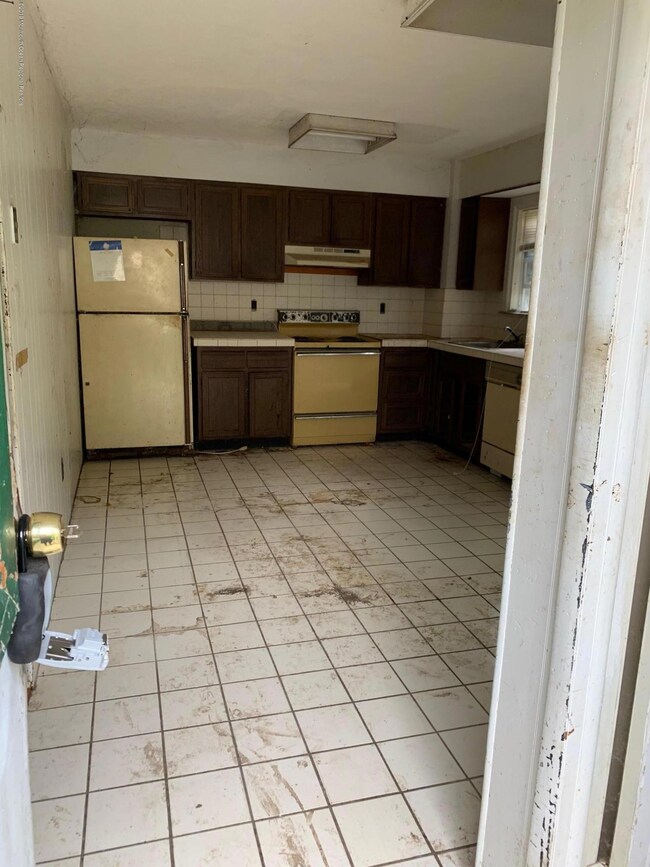 806 Union Ave, Lakehurst, NJ 08733 - photo 4