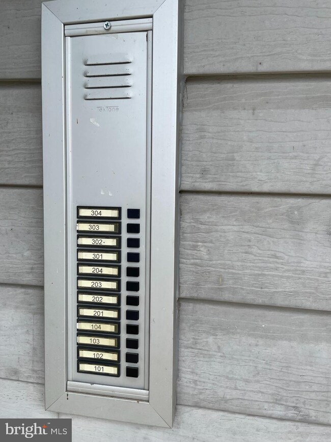 3381 Yost Ln unit 104, Dumfries, VA 22026 - photo 4