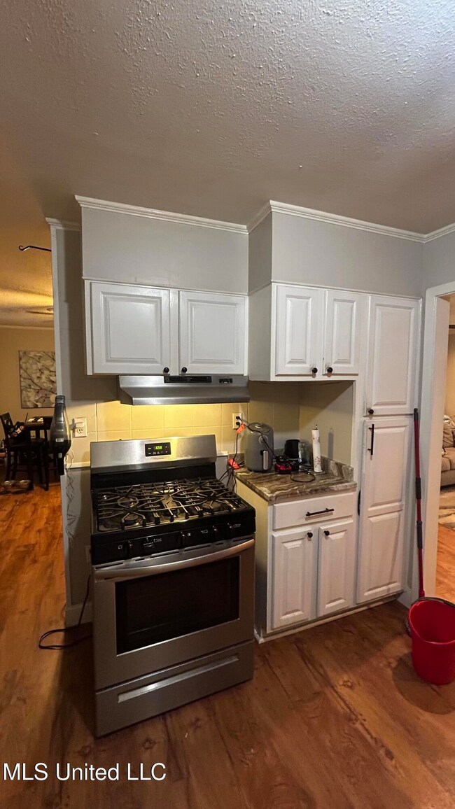 218 Westview Cir, McComb, MS 39648 - photo 2