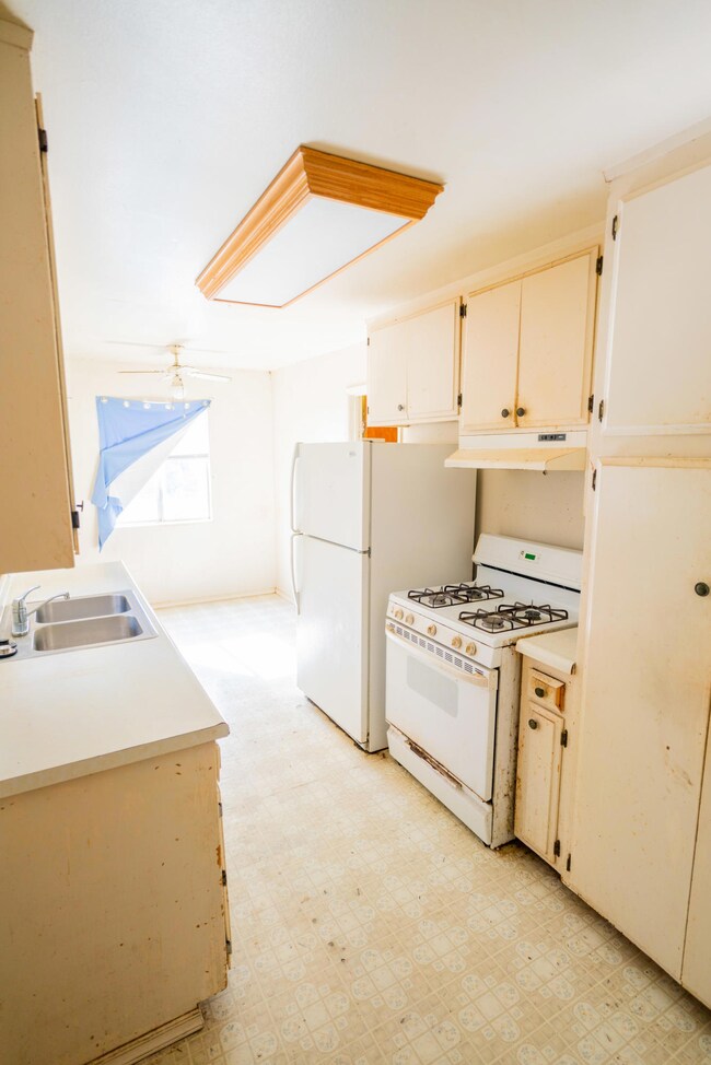 3806 Mercury Dr, Redding, CA 96002 - photo 7