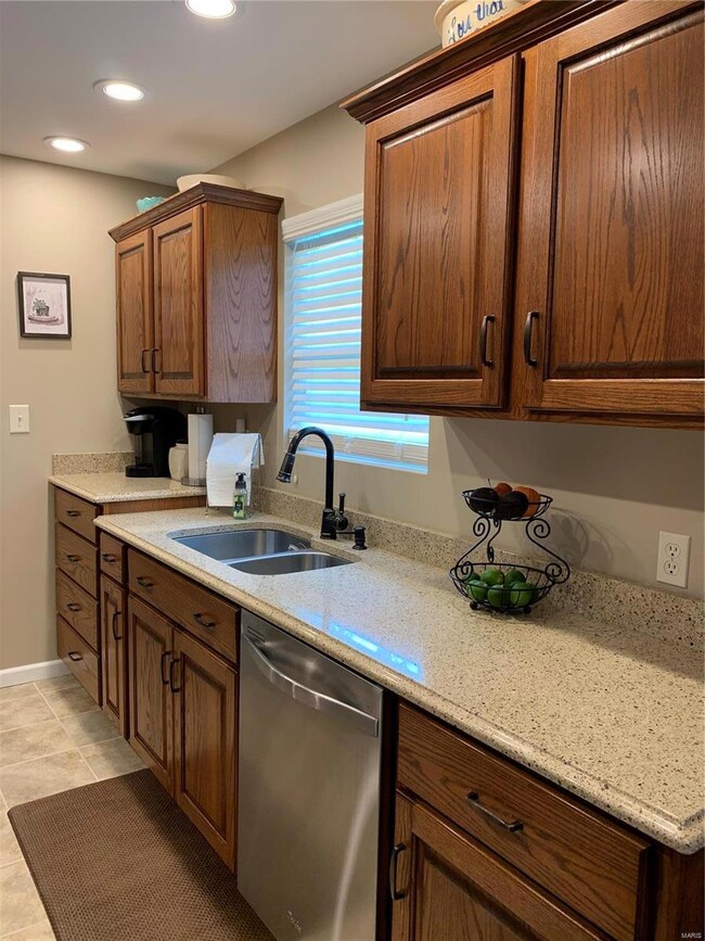 231 Murfield Dr, Poplar Bluff, MO 63901 - photo 3