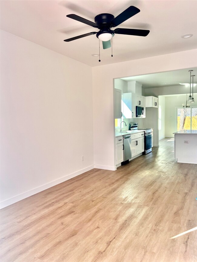 4925 Bostic St, Houston, TX 77016 - photo 3