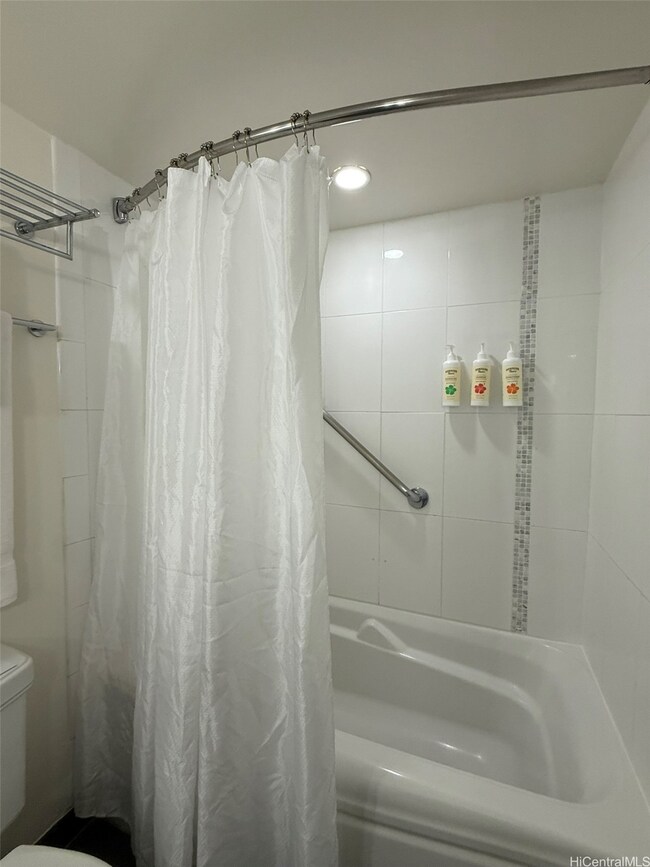 410 Atkinson Dr unit 2014, Honolulu, HI 96814 - photo 7