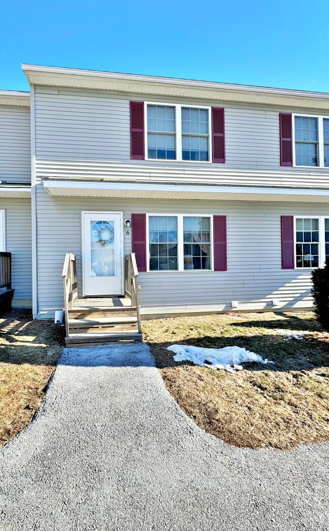1434 Ohio St unit 6, Bangor, ME 04401 - photo 2