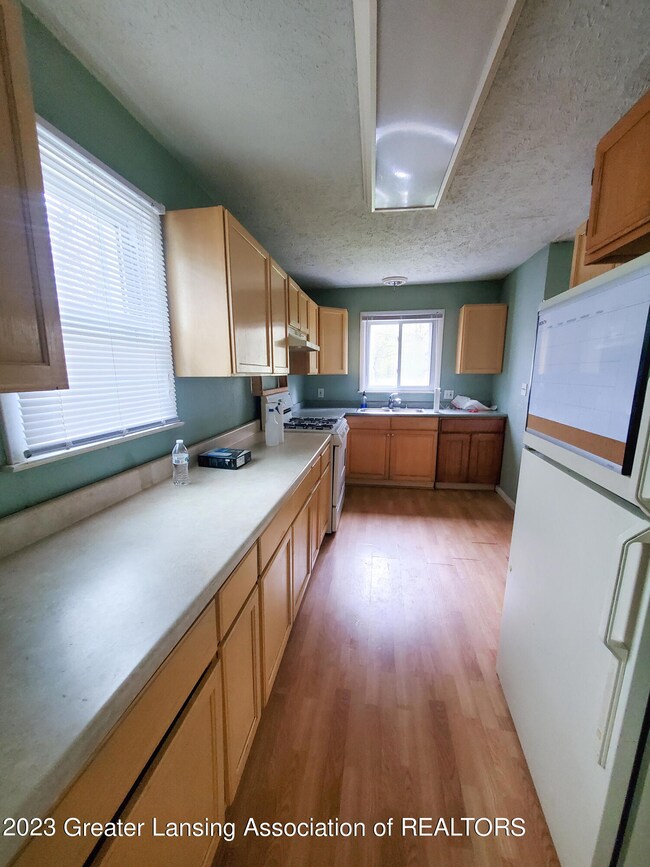 5143 Bogart St, Lansing, MI 48911 - photo 2