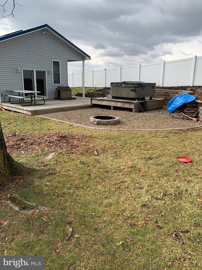 525 Dreibelbis Mill Rd, Shoemakersville, PA 19555 - photo 4