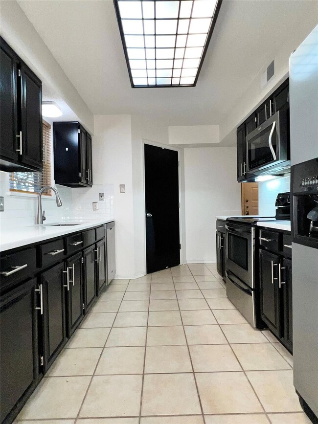 21 Rockwood Cir, Bedford, TX 76021 - photo 7