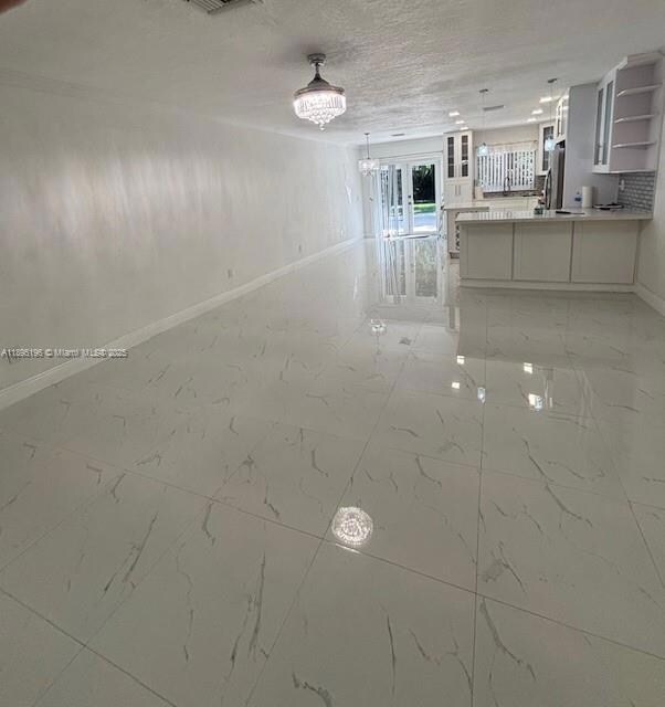 18908 Bobolink Dr, Hialeah, FL 33015 - photo 5