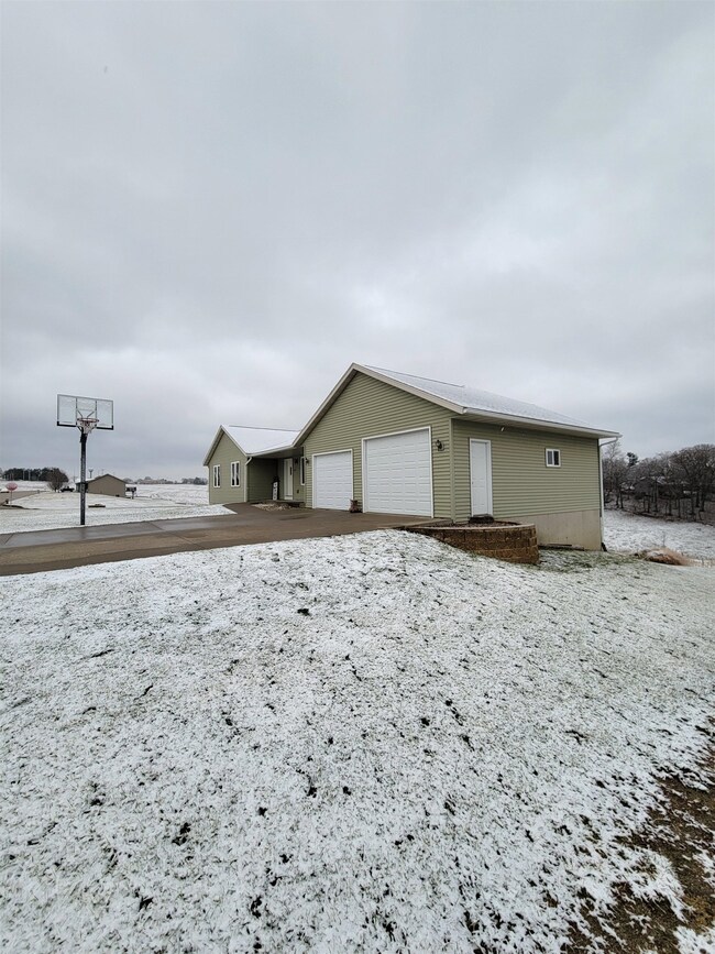 103 Spruce Park Dr, Potosi, WI 53820 - photo 2