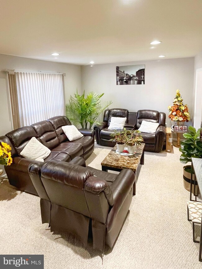 10115 Bignonia Dr, Laurel, MD 20708 - photo 5