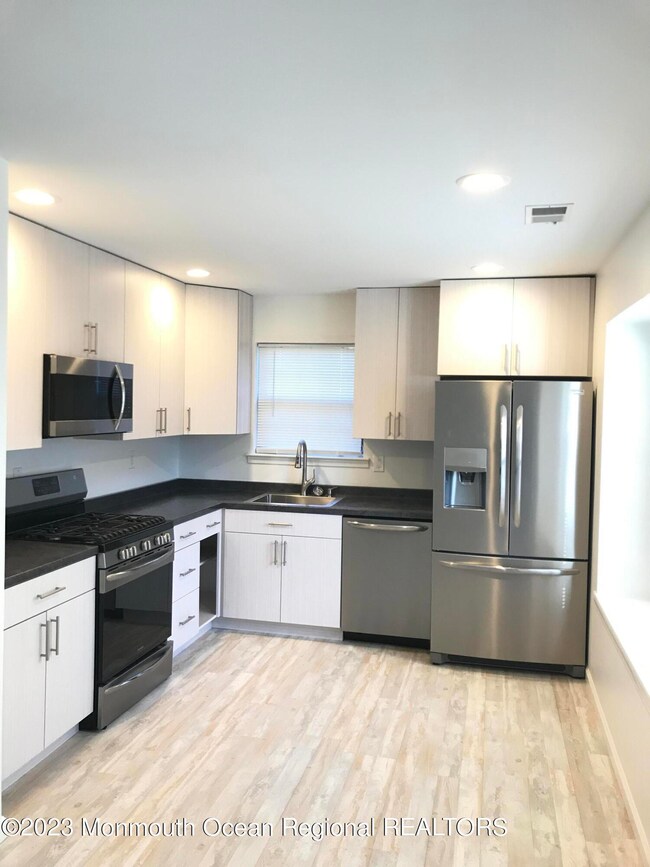 35 Winchester Ct, Matawan, NJ 07747 - photo 3