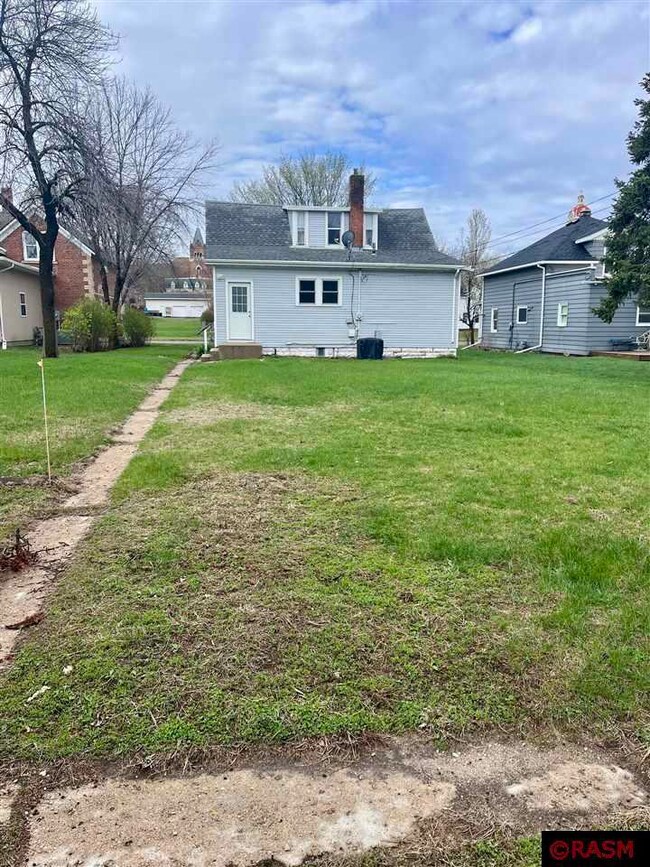 520 520 N Broadway St, New Ulm, MN 56073 - photo 2