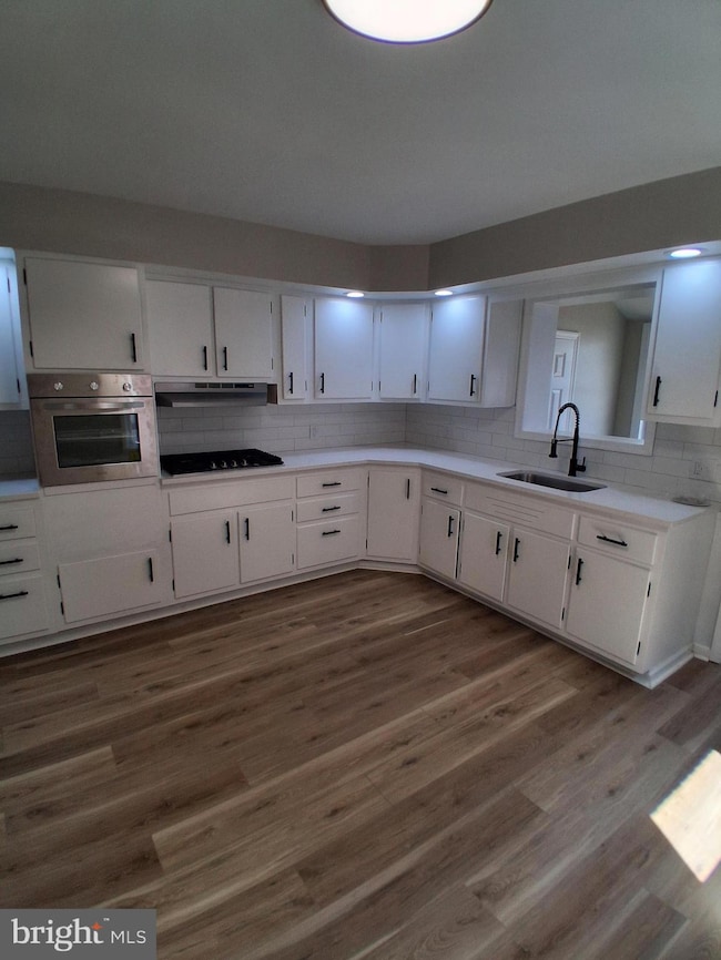 235 W Elm St, Reading, PA 19607 - photo 2