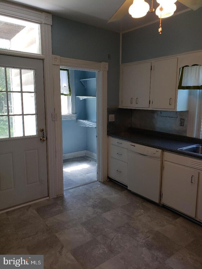 5003 Catalpha Rd, Baltimore, MD 21214 - photo 7