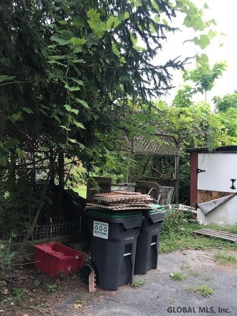 331 Richfield St, Troy, NY 12182 - photo 4