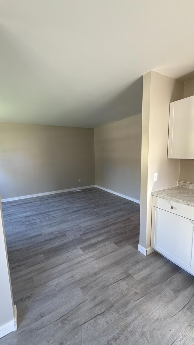 1093 S Sugar St, Lima, OH 45804 - photo 7