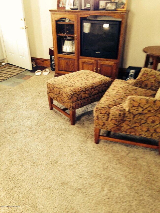 1140 W Locust St, Scranton, PA 18504 - photo 3
