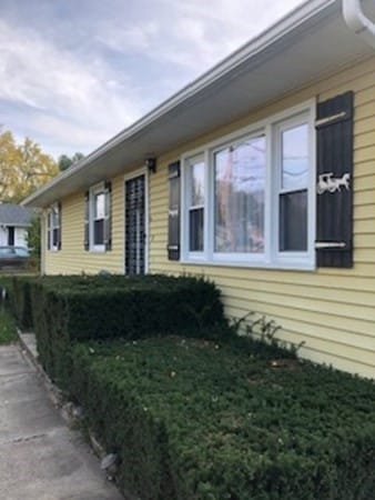 324 Stapleton Rd, Springfield, MA 01109 - photo 3