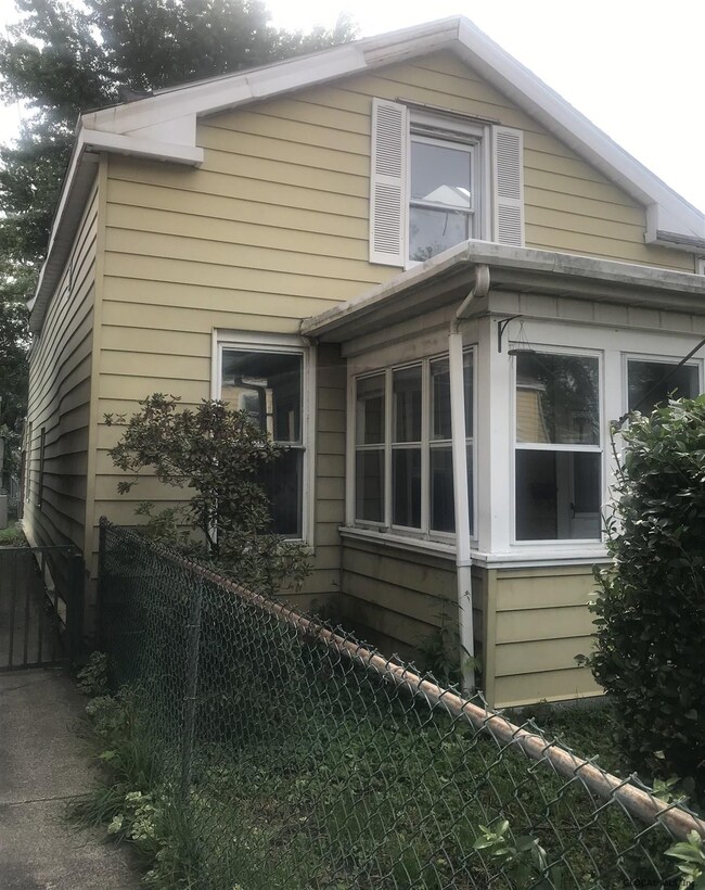 556 4th Ave, Troy, NY 12182 - photo 2