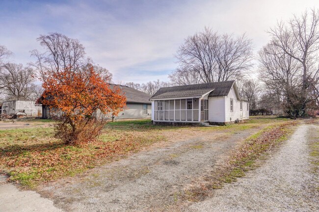 2960 W State St, Springfield, MO 65802 | Homes.com