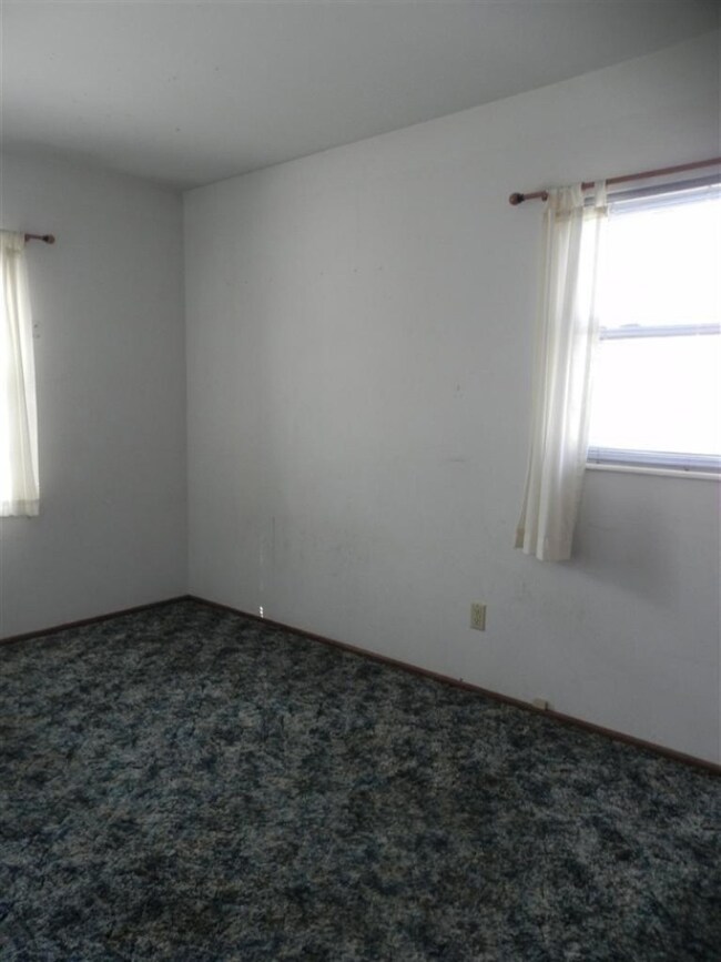 504 E Ohio Ct, Sturgis, MI 49091 - photo 6