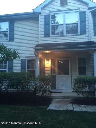 881 Crimson Ct, Morganville, NJ 07751 - photo 4