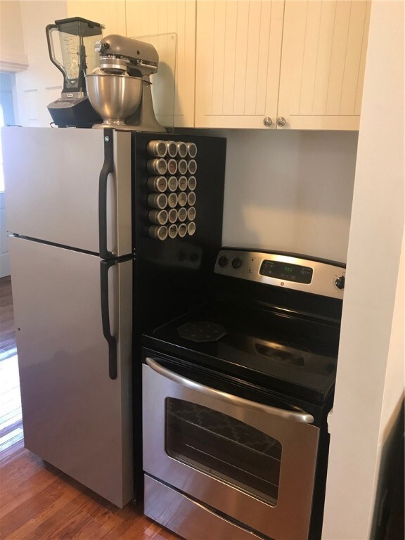 46 Lee Ave unit 1, Newport, RI 02840 - photo 2