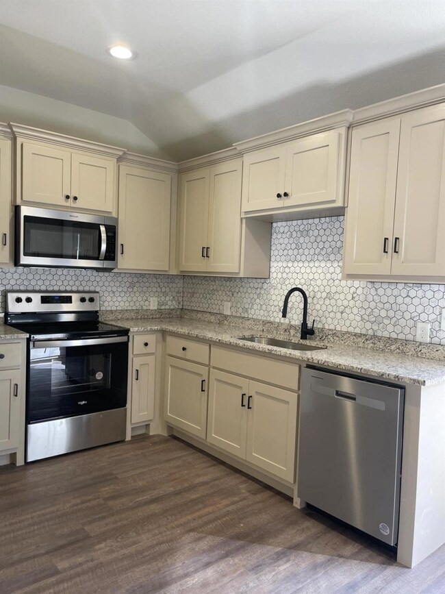 311 W Lampasas St unit A, Ennis, TX 75119 - photo 4