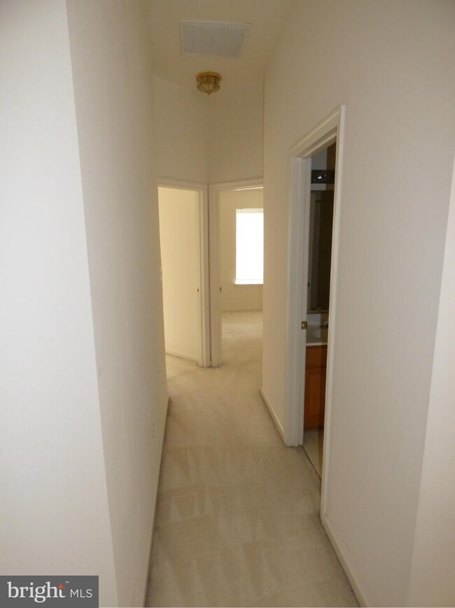 21012 Sojourn Ct, Germantown, MD 20876 - photo 7