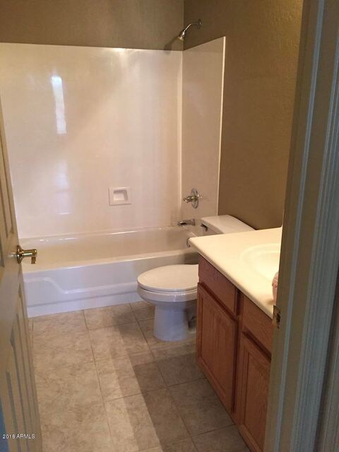 1ST FLR FULL BATH